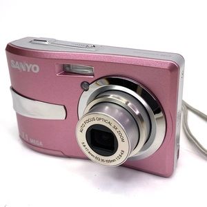 PINK* Sanyo S750 Point and Shoot Digital Camera 7.1 Mega Pixel 3X Zoom TESTED*